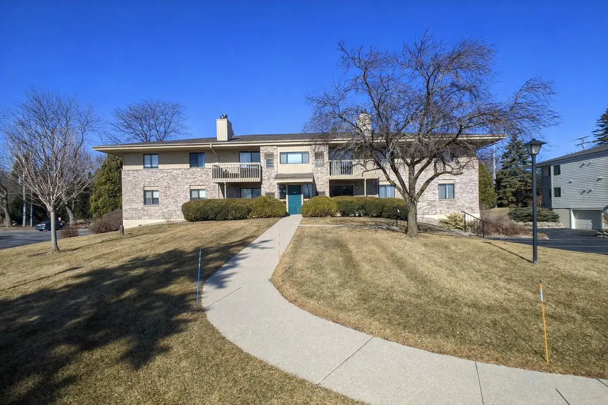 112 E Freistadt Rd, Thiensville, WI 53092 - #1