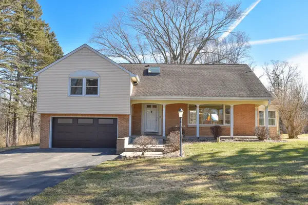 11260 N River Rd, Mequon, WI 53092