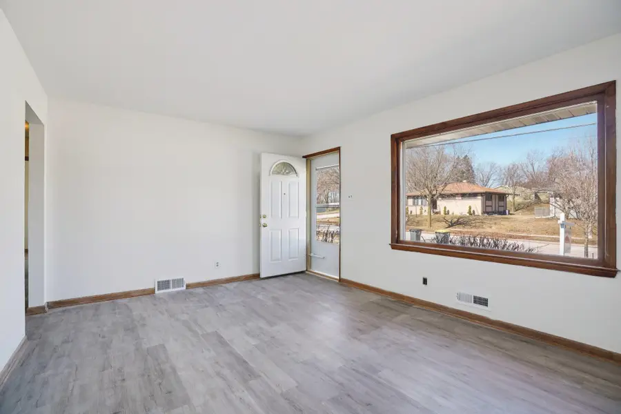 1539 Birch Dr, Waukesha, WI 53188 - #3