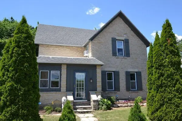 7309 Lannon Rd, Lannon, WI 53046