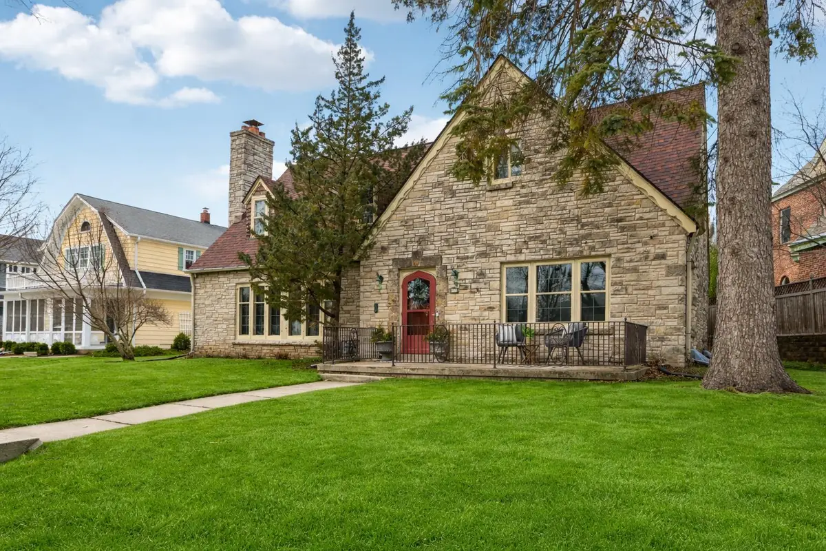 858 E Glen Ave, Whitefish Bay, WI 53217 - #1