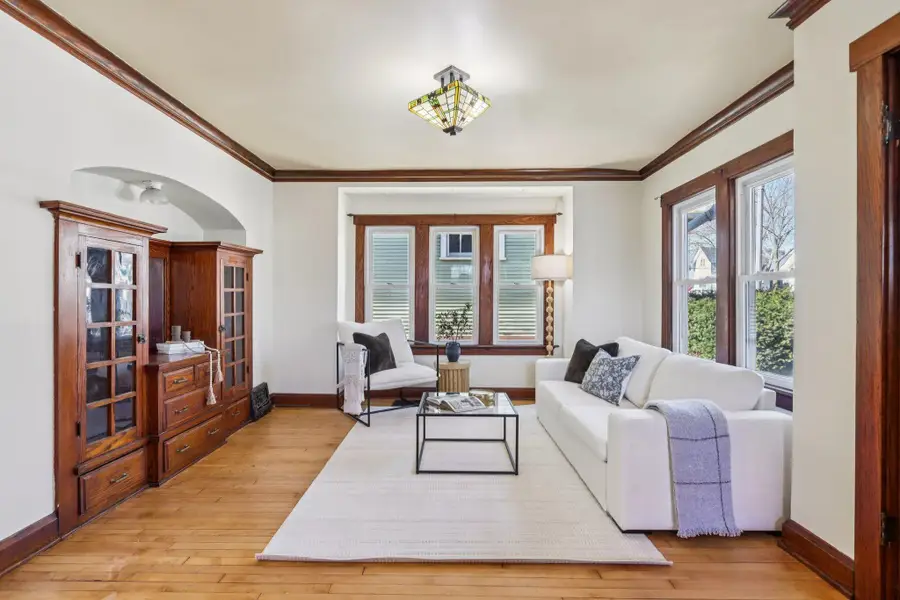 817 E Otjen St, Milwaukee, WI 53207 - #3