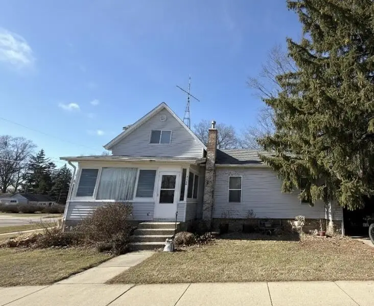 302 N Church St St, Elkhorn, WI 53121 - #1