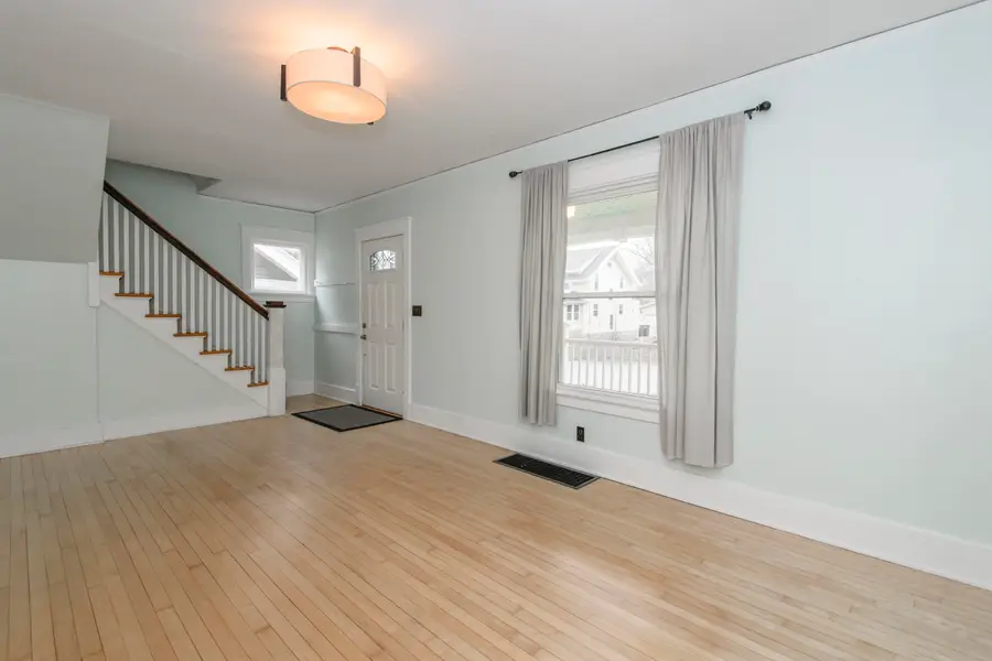 117 Central Ave, Waukesha, WI 53186 - #2