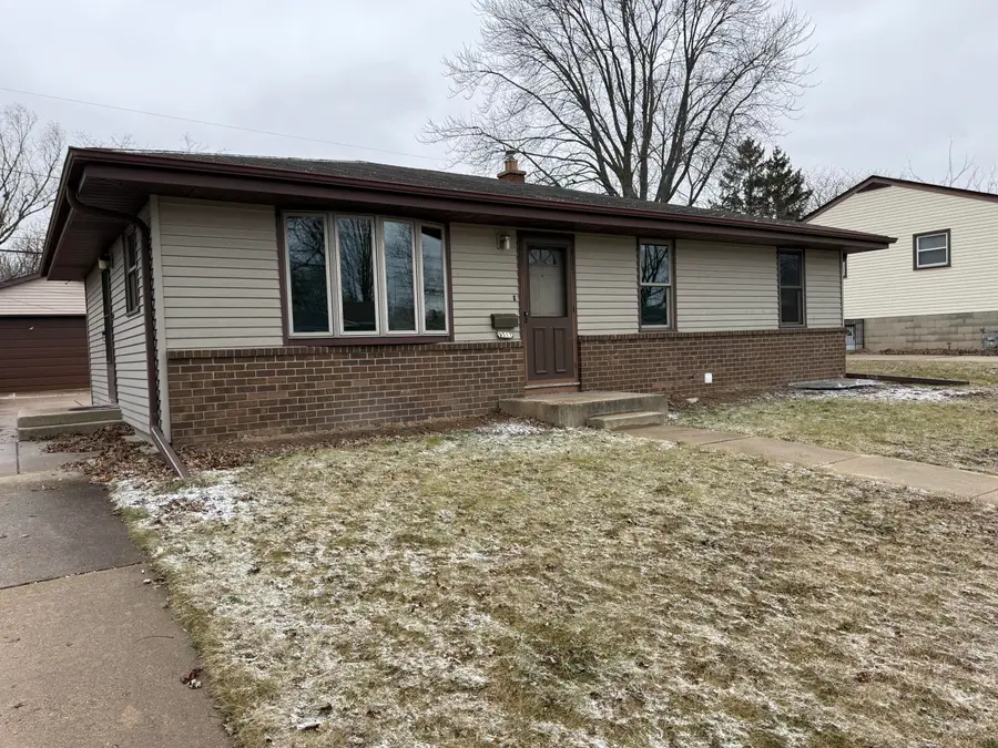 9317 Carol Ann Dr, Sturtevant, WI 53177 - #2