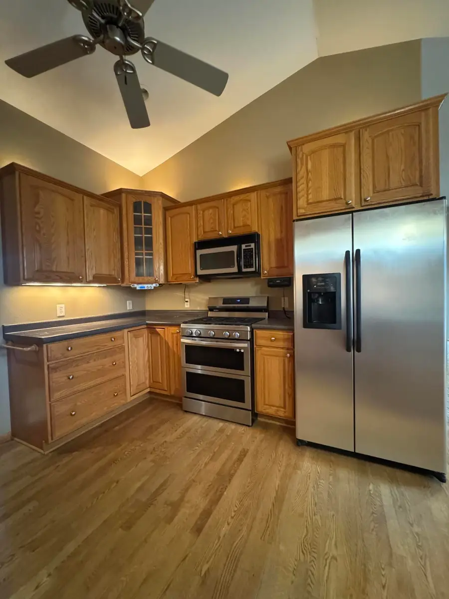 3231 E Lindy Ln, Oak Creek, WI 53154 - #3