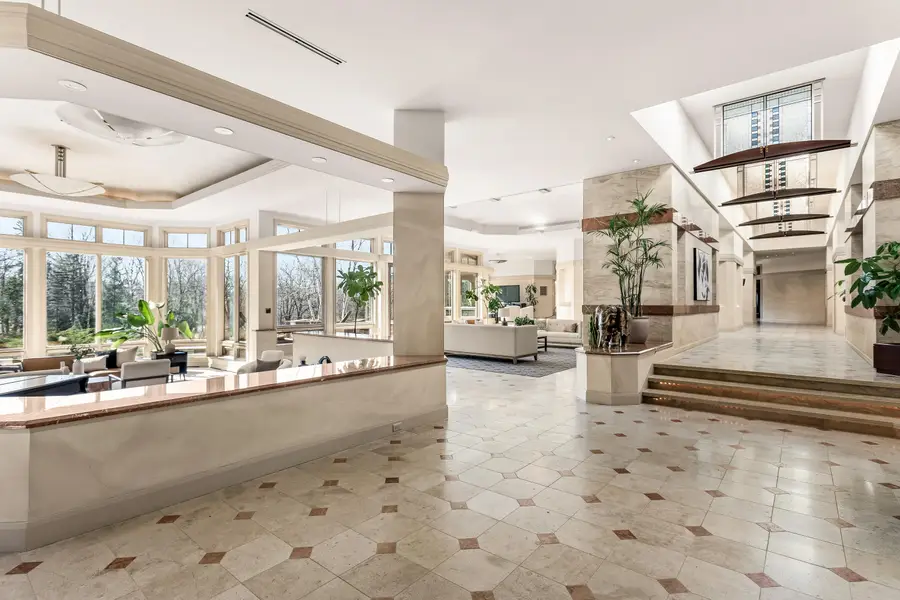 8263 N River Rd, River Hills, WI 53217 - #3