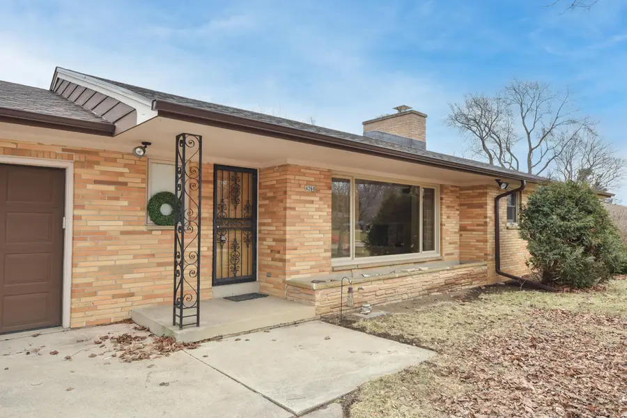 4260 N 163rd St, Brookfield, WI 53005 - #2