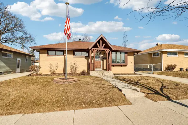 5320 W Plainfield Ave, Milwaukee, WI 53220