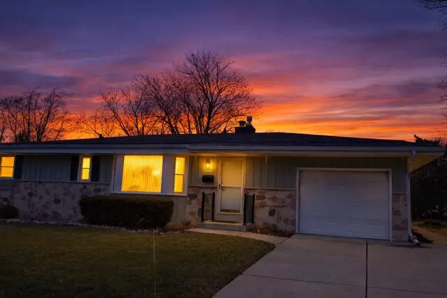 5400 Laura Ln, Greendale, WI 53129 - #2