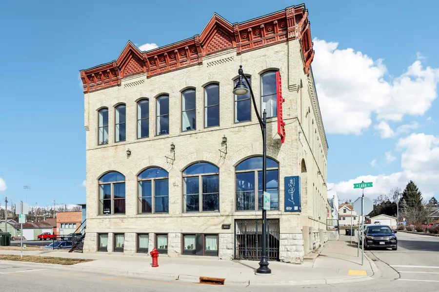 101 Church St, Lake Mills, WI 53551 - #2