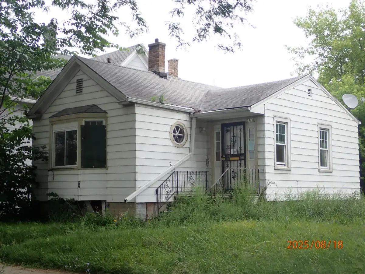 2922 N 6th St, Milwaukee, WI 53212 - #1