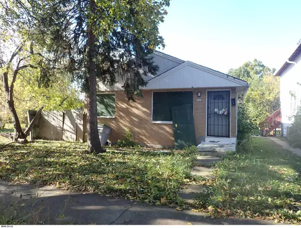 3723 N 17th St, Milwaukee, WI 53206