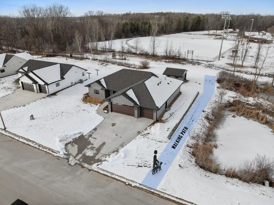 113 Parkview Dr, Whitelaw, WI 54247 - #2