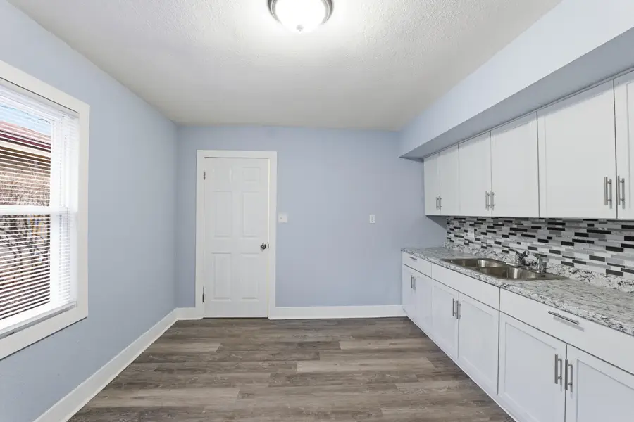 5955 N 79th St, Milwaukee, WI 53218 - #3