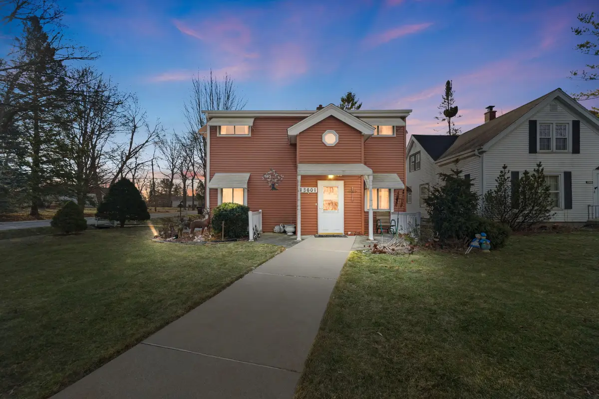 13601 W Prospect Dr, New Berlin, WI 53151 - #1