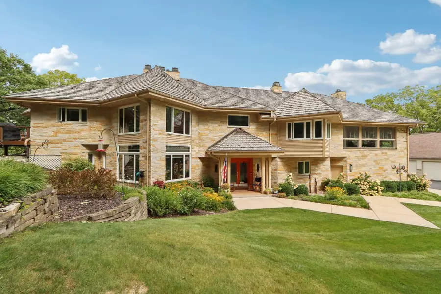 N1W31286 Hickory Hollow Ct, Delafield, WI 53018 - #2