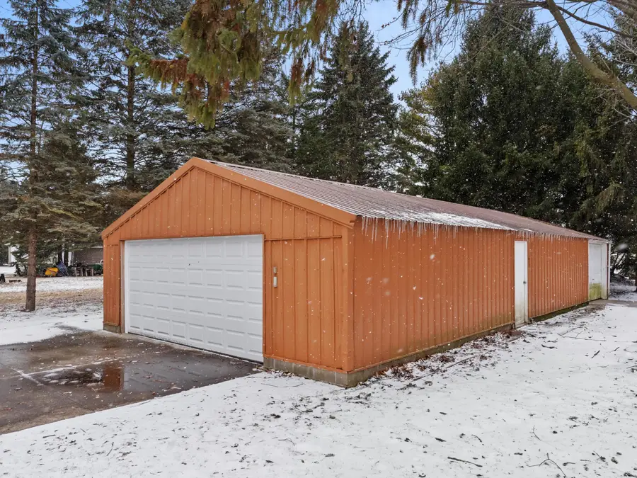 2124 S 23rd St, Manitowoc, WI 54220 - #3