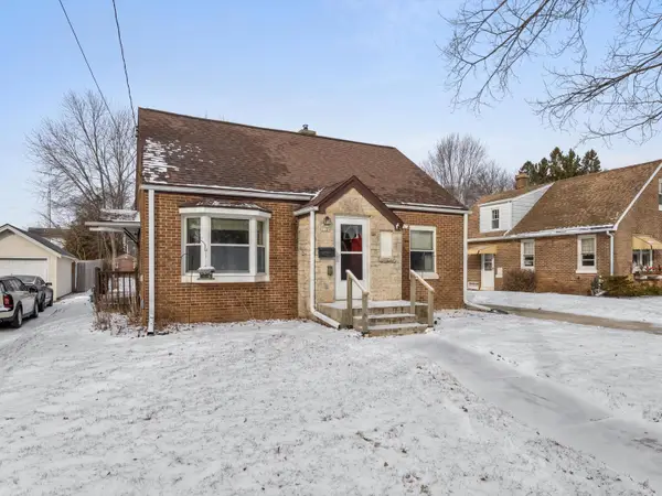 1128 N 17th St, Manitowoc, WI 54220