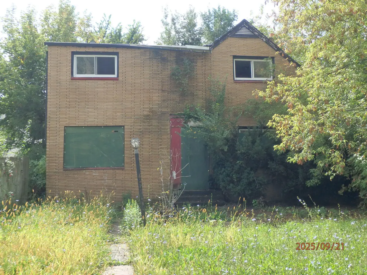 4727 W Custer Ave, Milwaukee, WI 53218 - #1