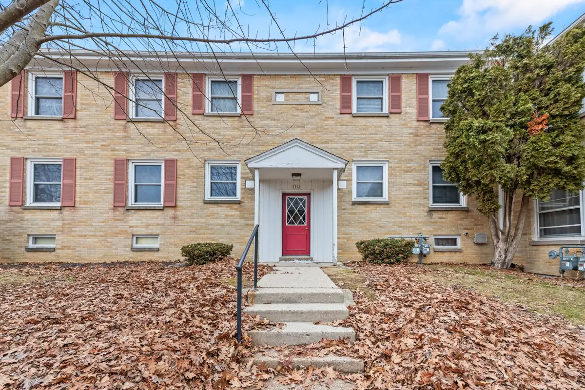 1342 E Randolph Ct, Milwaukee, WI 53212 - #1