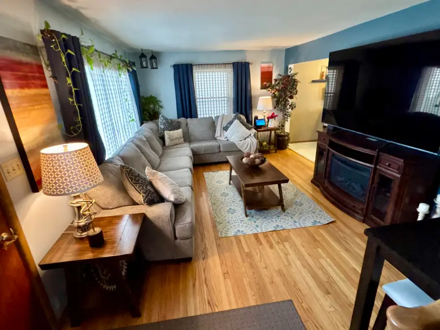 2735 S 15th Pl, Milwaukee, WI 53215 - #2