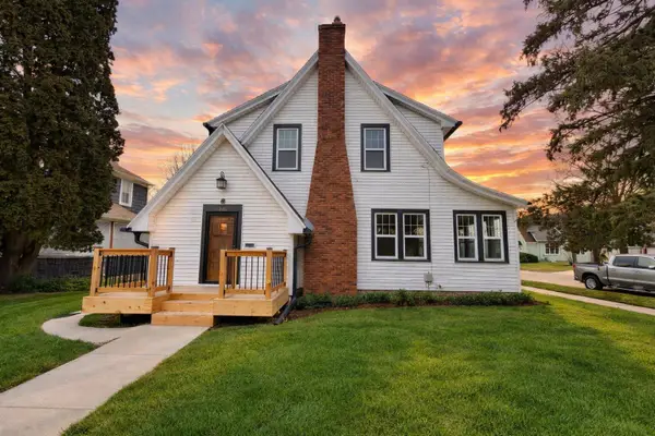 1221 Grace St, Janesville, WI 53545