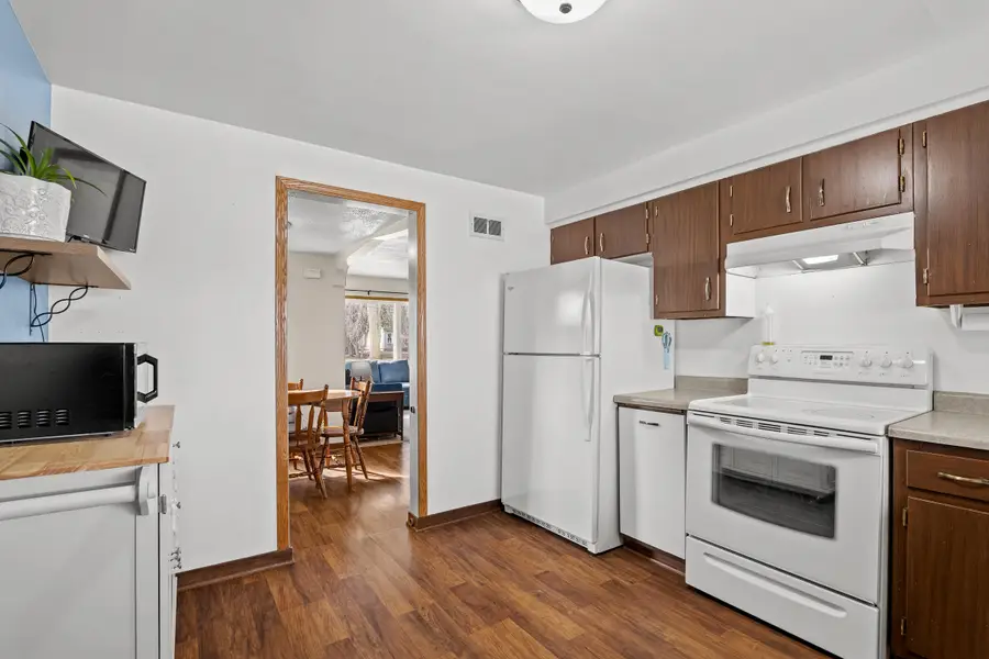 610 Leavens Ave, Sheboygan Falls, WI 53085 - #3