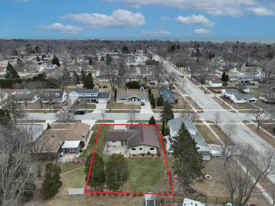 1011 N Webster St, Port Washington, WI 53074 - #2