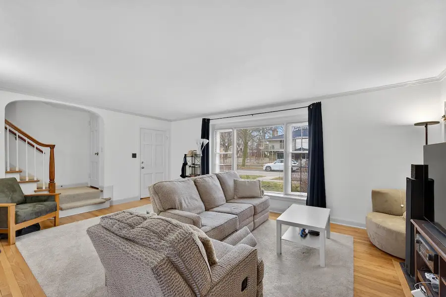 1116 E Glendale Ave, Shorewood, WI 53211 - #2