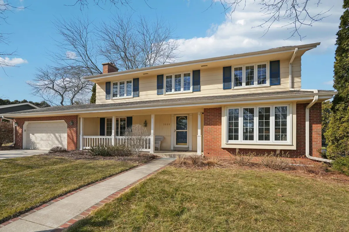 3220 W Chateau Ct, Mequon, WI 53092 - #1