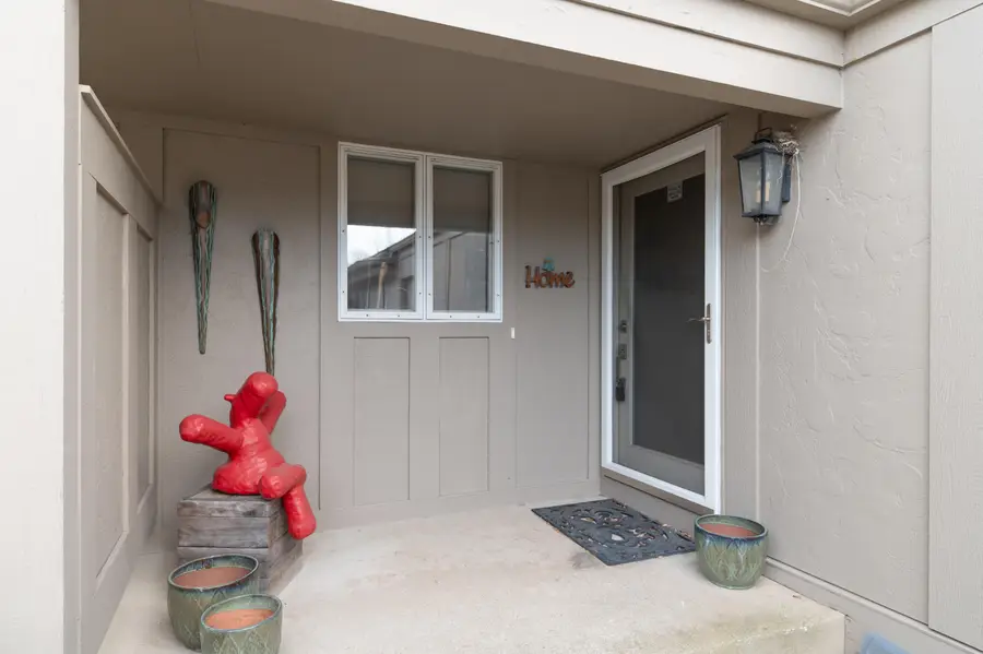 10004 N Holmes Ct, Mequon, WI 53092 - #2