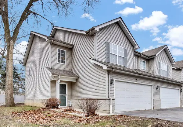 807 82nd St, Kenosha, WI 53143