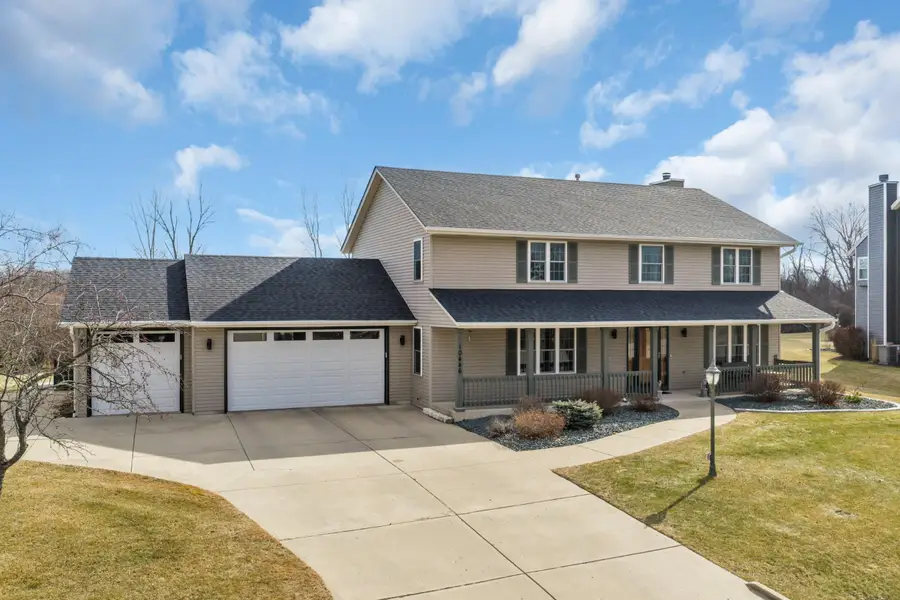 10446 S George Dr, Oak Creek, WI 53154 - #3