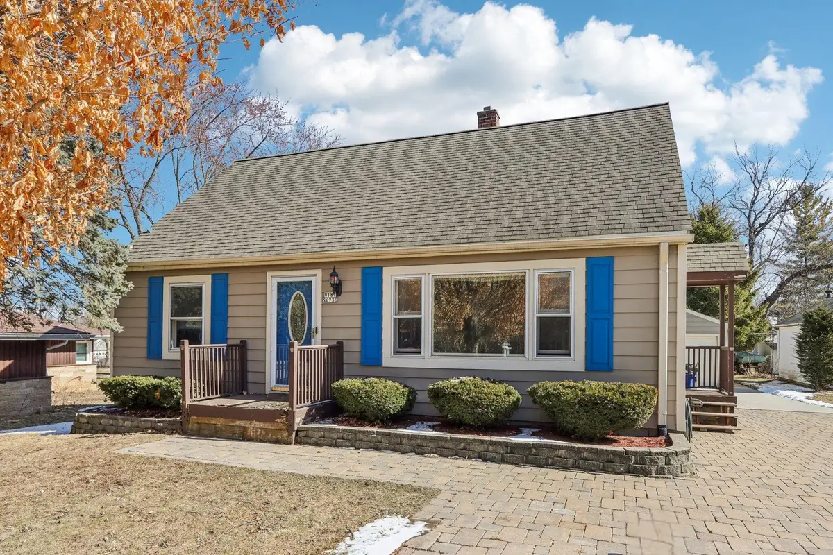 W187S6736 Agate Dr, Muskego, WI 53150 - #1