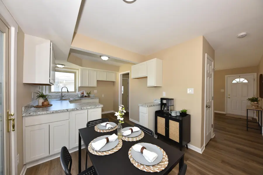 7852 W Hope Ave, Milwaukee, WI 53222 - #3