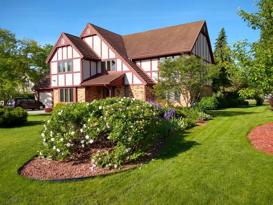 12605 N St Anne Ln, Mequon, WI 53092 - #3