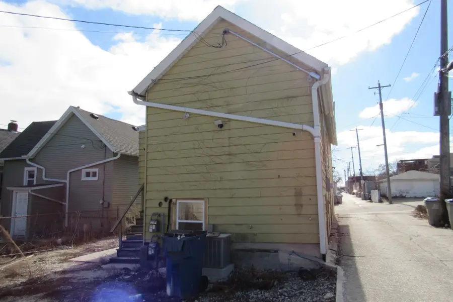 716 W Rogers St, Milwaukee, WI 53204 - #2
