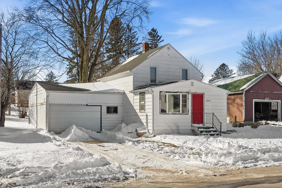 1004 E Main St, Caledonia, MN 55921 - #3