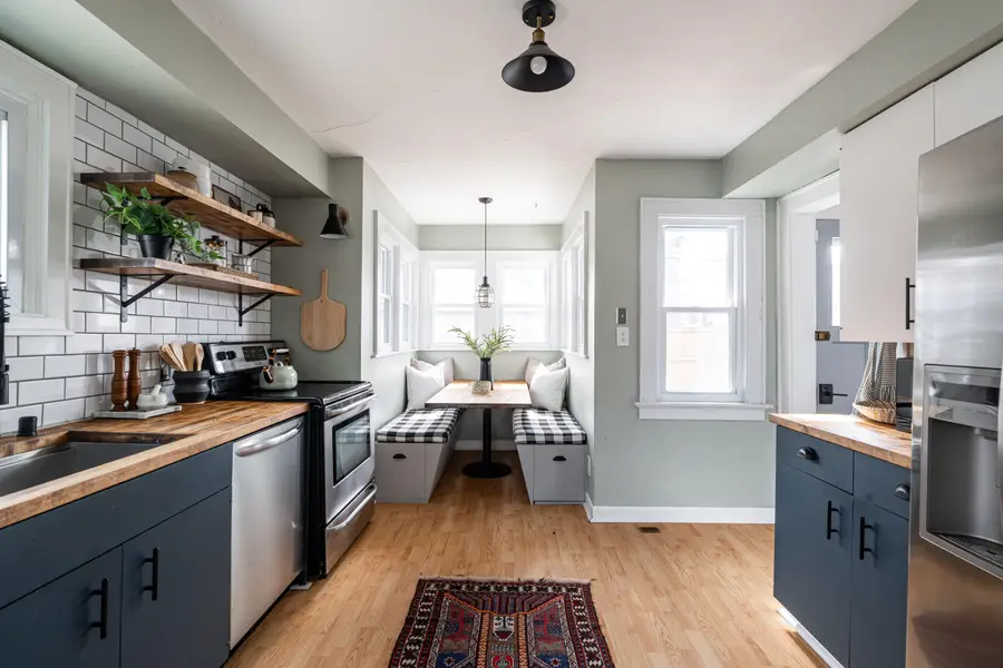 6723 W Wells St, Wauwatosa, WI 53213 - #2