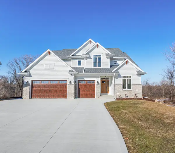 11386 Tess Creek St W, Franklin, WI 53132