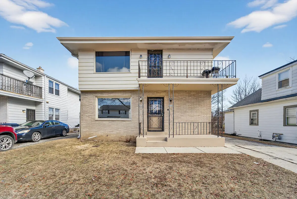 6908 N 42nd St, Milwaukee, WI 53209 - #1