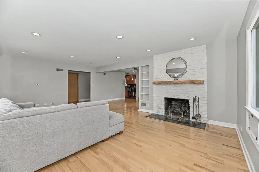 306 N Pinecrest St, Milwaukee, WI 53208 - #3