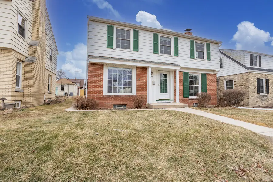 1665 S 52nd St, West Milwaukee, WI 53214 - #3