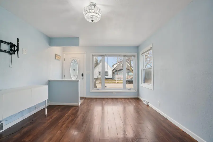 3937 E Squire Ave, Cudahy, WI 53110 - #3