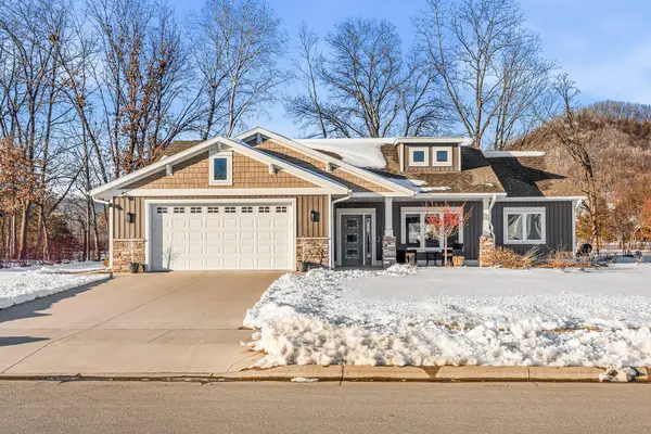 812 Bridle Ln, La Crescent, MN 55947
