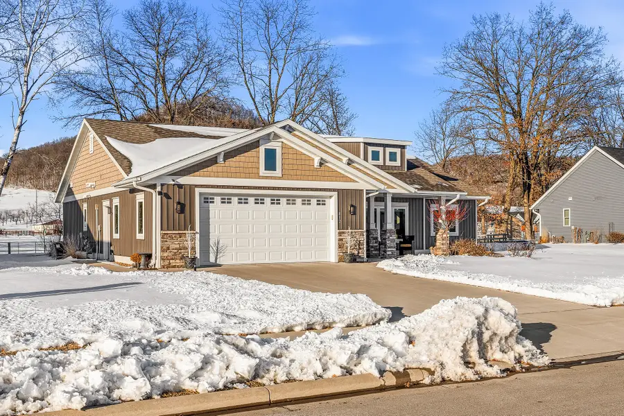 812 Bridle Ln, La Crescent, MN 55947 - #3