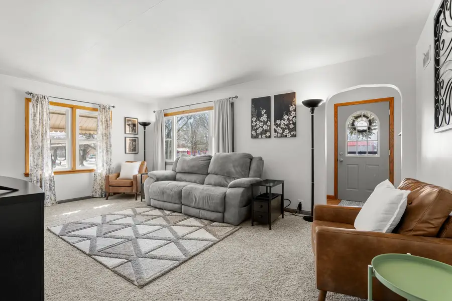 631 S 32nd St, Manitowoc, WI 54220 - #3