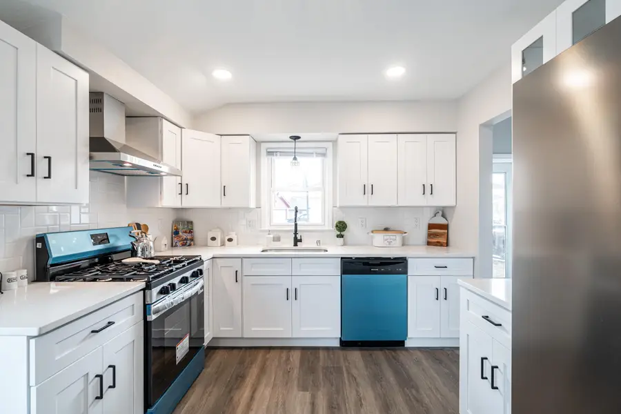 8600 W Crossfield Ave, Milwaukee, WI 53225 - #2