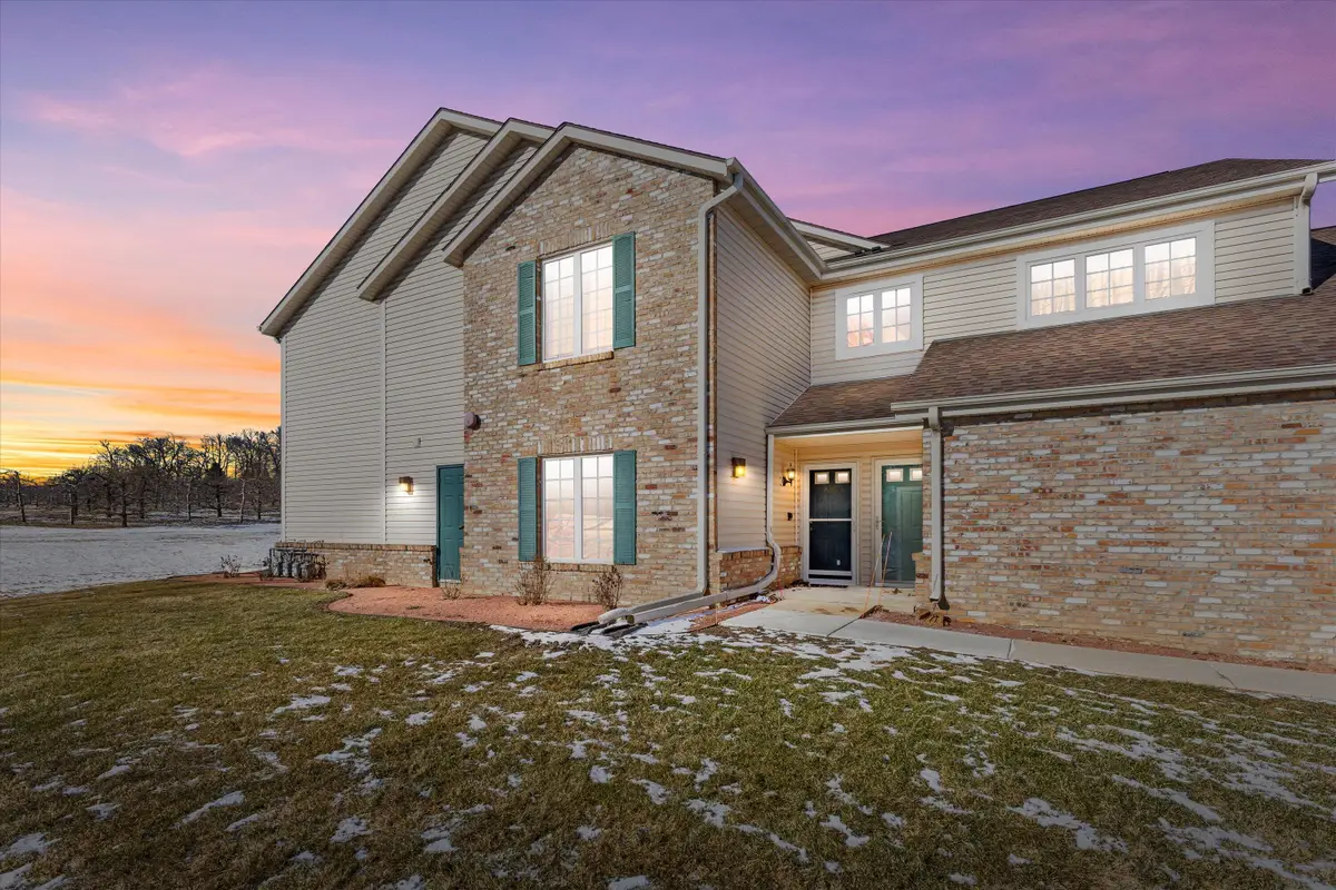 4561 S 124th St, New Berlin, WI 53151 - #1